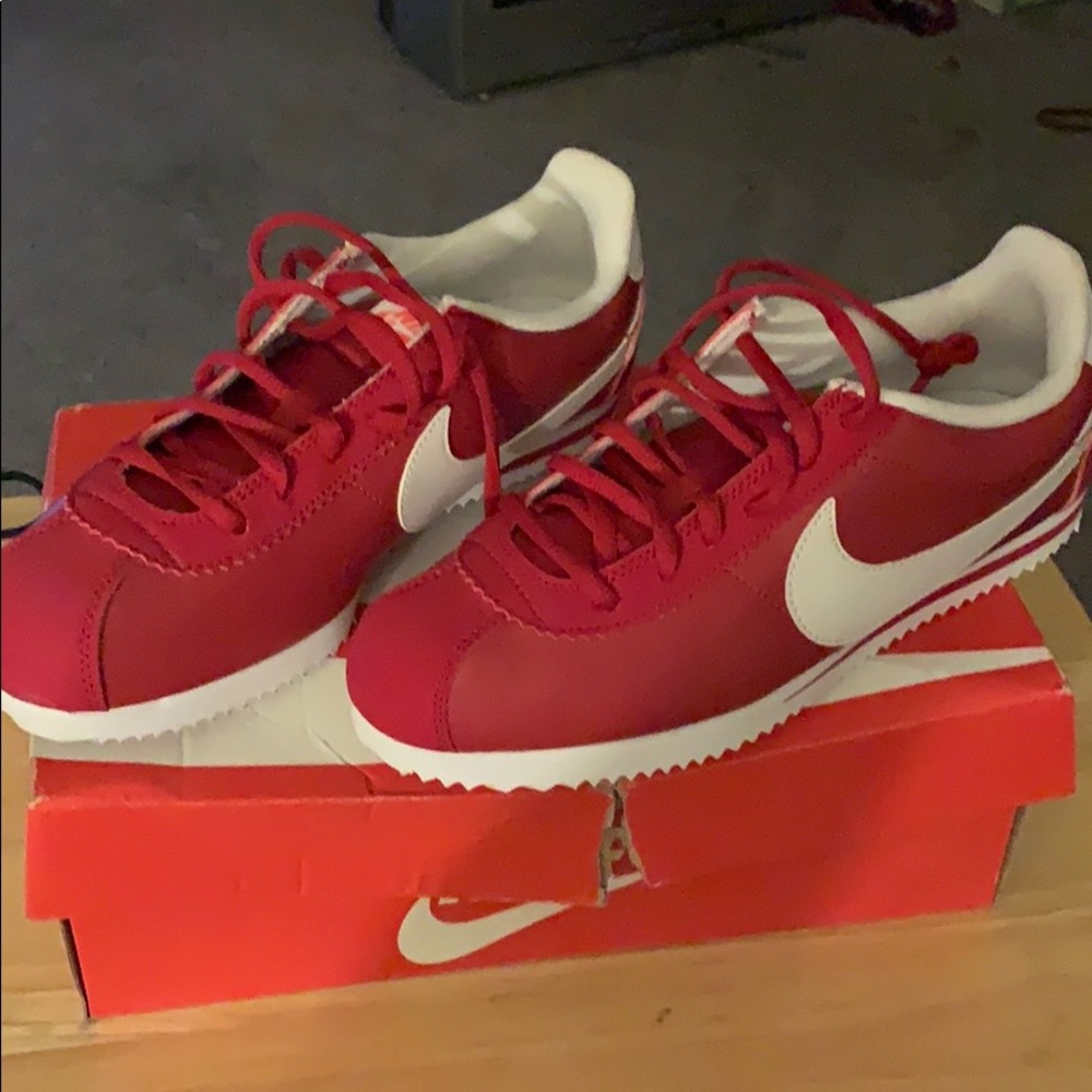 Leather Women 8/ Youth Big size 6Red Nike Cortez